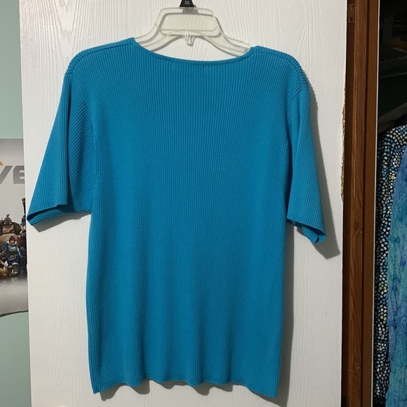 Dress Barn Women’s short sleeve sweater - Picture 2 of 3